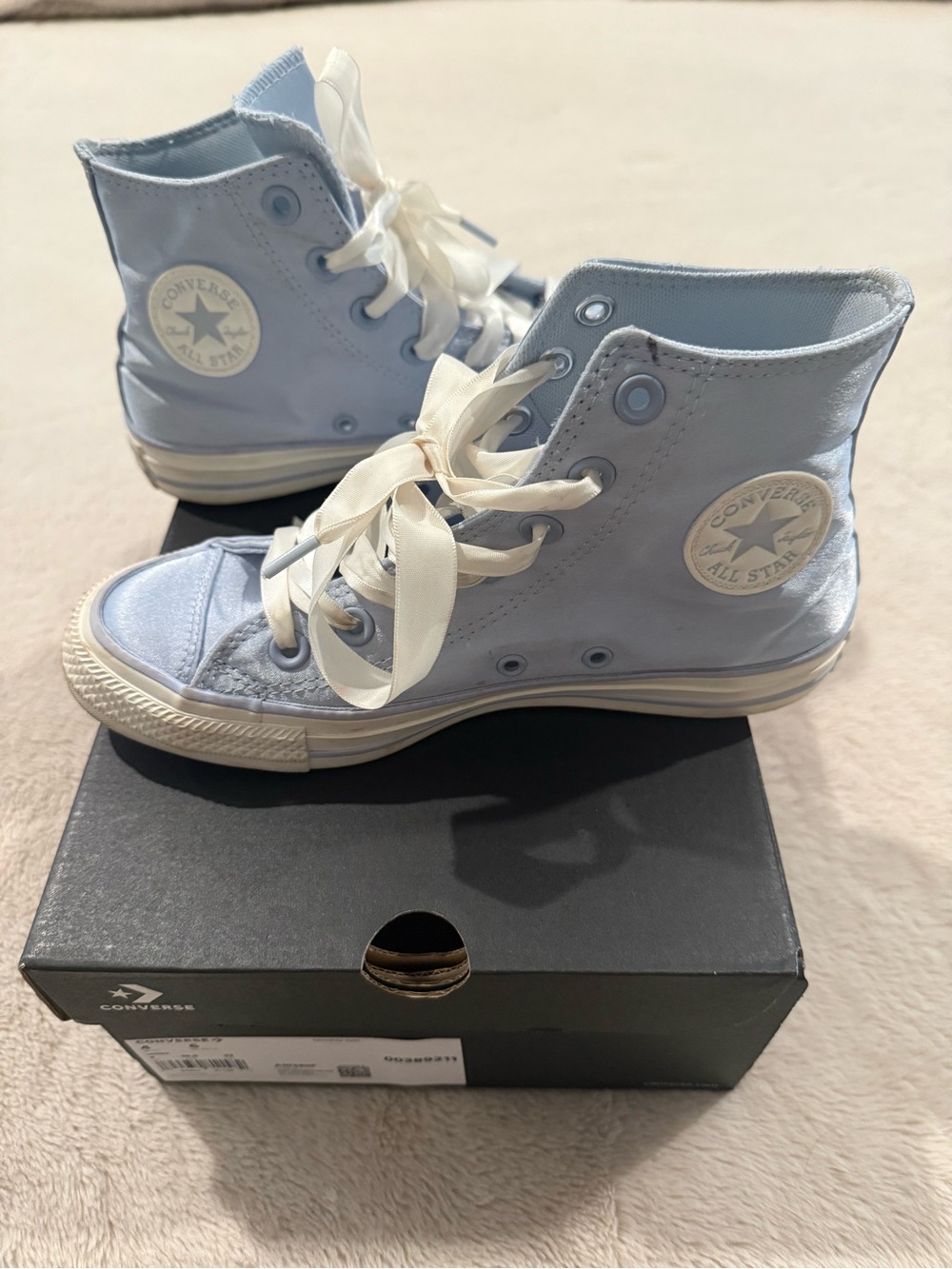 Converse Kids Chuck Taylor Light Blue Satin High-Top Sneakers. Size 6.